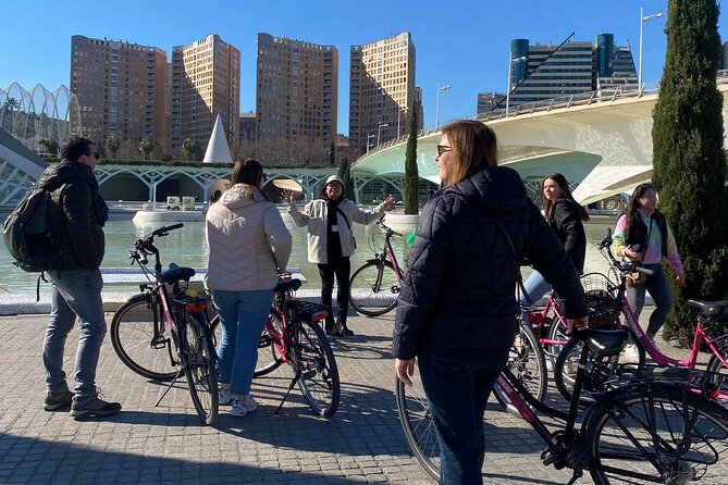 Valencia Highlights Bike Tour - City of Arts and Sciences: Valencia’s modern showpiece