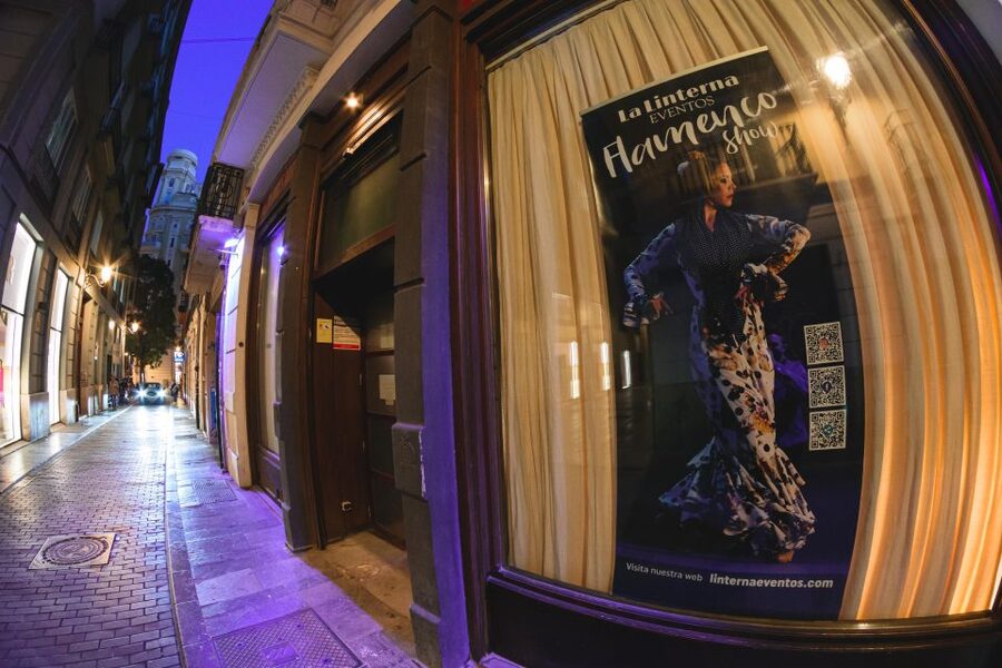 Valencia: La Linterna Flamenco Show - Dress, access, and practical details