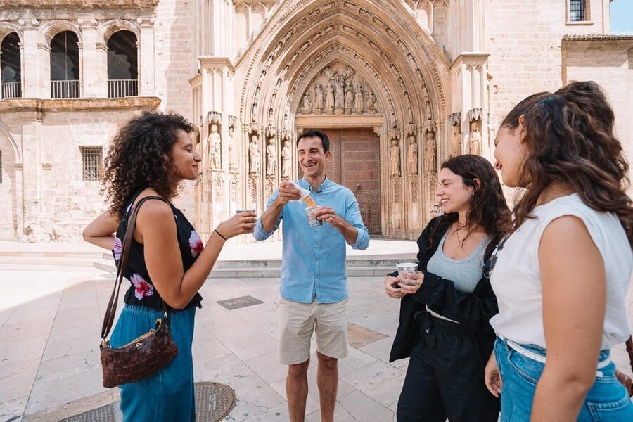 Valencia: Morning Food Tour with Central Market Visit - Ending with horchata