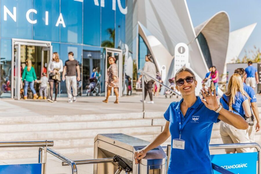 Valencia: Oceanogràfic Entry Ticket - What your $44 ticket gets you