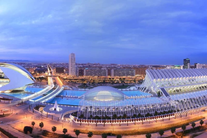 Valencia: Oceanogràfic, Hemisfèric & Science Museum Combo - Valencia’s futuristic city of science