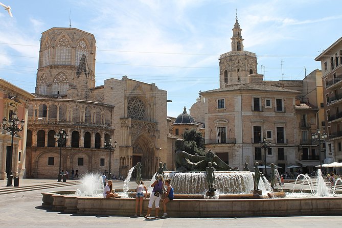 Valencia Old Town Tour with Wine & Tapas in 11th Century Historic Monument - Starting on Calle Caballeros