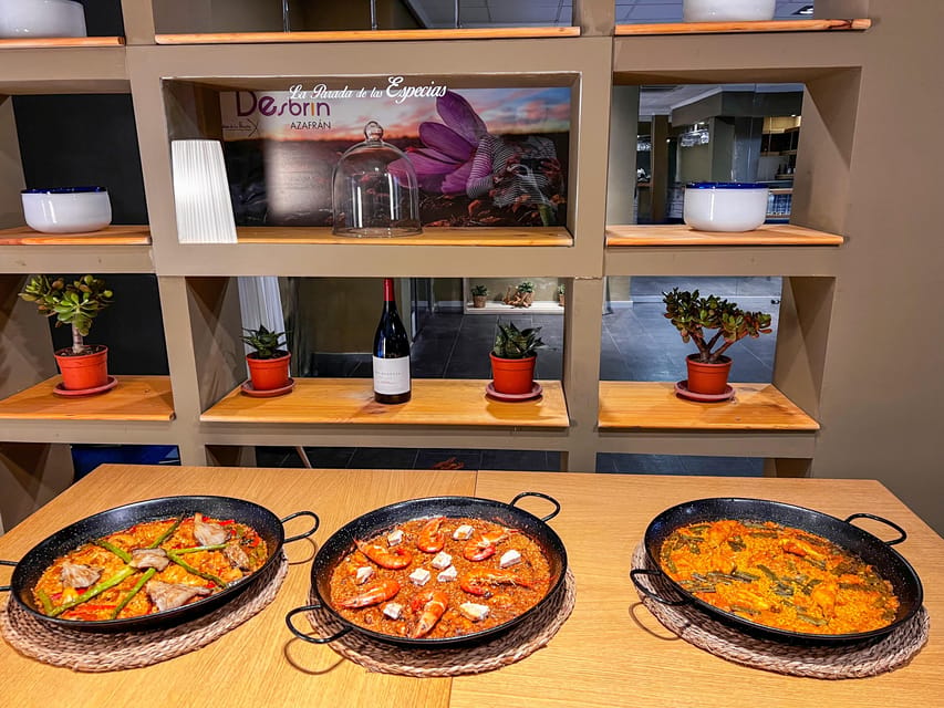 Valencia: Paella Cooking Class with Central Market Tour - What the paella lesson actually teaches