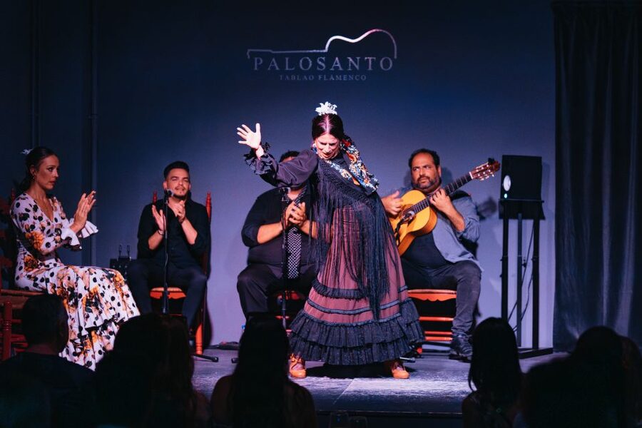 Valencia: Palosanto Flamenco Show Ticket - Why unnumbered seats matter