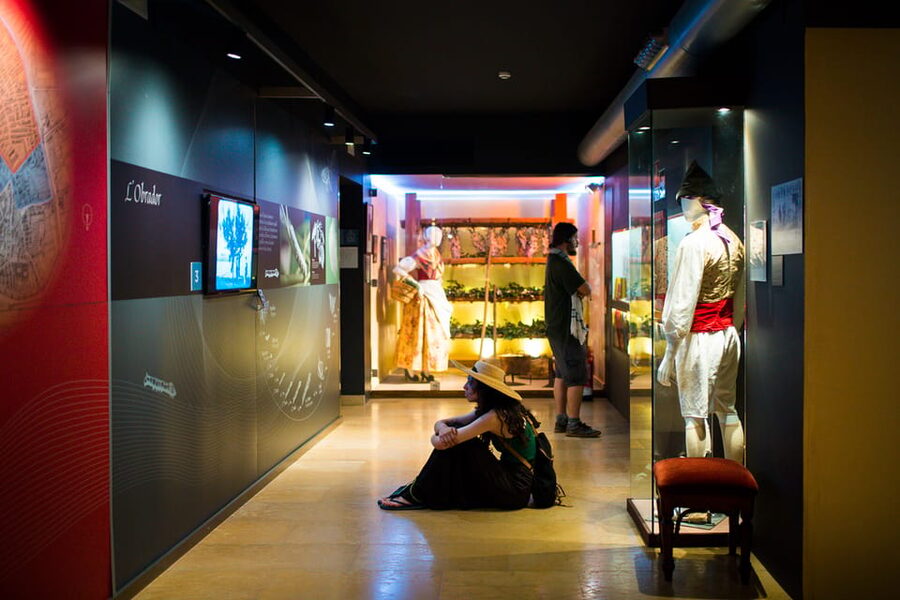 Valencia: San Nicolas, Silk Museum and Santos Juanes Church - How the audio guide changes the visit