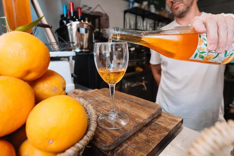 Valencia: Tapas and Drinks Evening Tour - Starting beside the fountain at Plaça del Col·legi del Patriarca