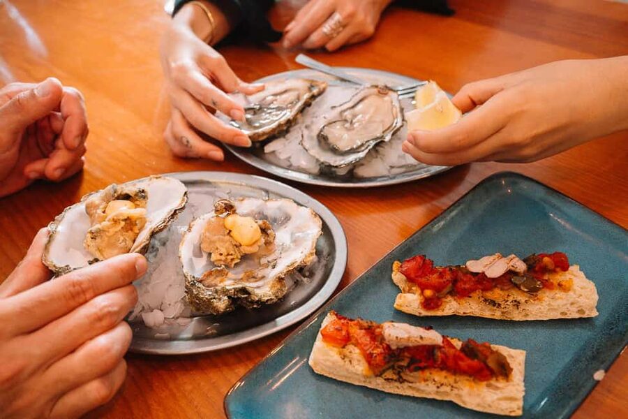 Valencia: Tapas and Drinks Evening Tour - Why the small group matters