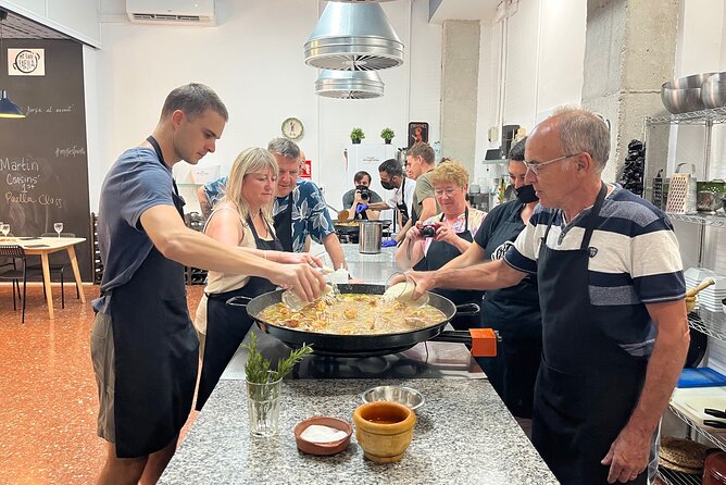 Valencian paella cooking class, tapas and visit to Ruzafa market. - Why the market and meal belong together