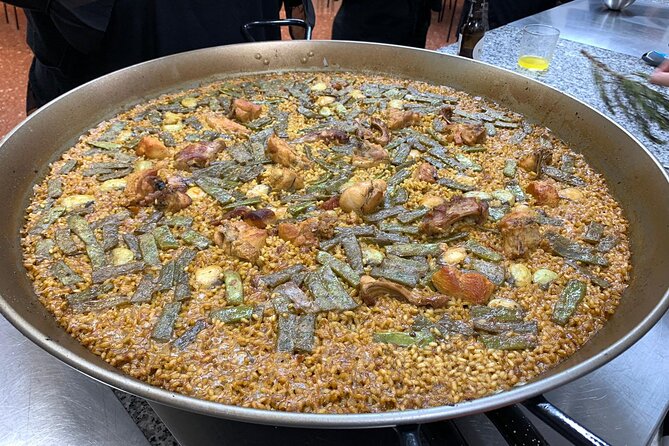 Valencian Paella Cooking Class, Tapas & Sangria - Evening - Learning what makes Valencian paella different