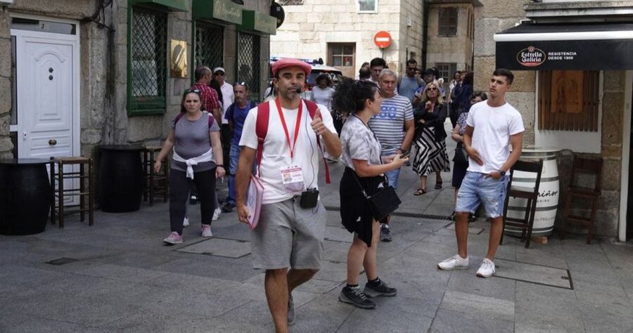 Vigo: Walking Tour with local History & Culture - The Port of Vigo and the Rande treasure story