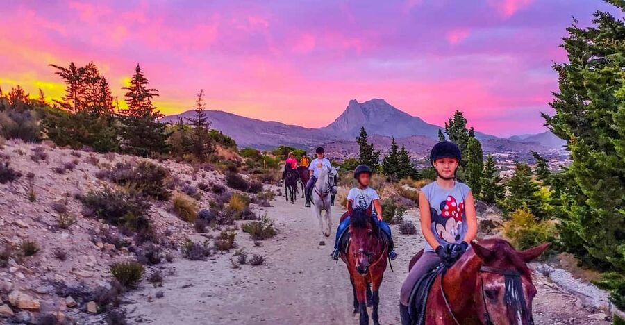 Villajoyosa Horseback Riding in the Mountains with sea views - Group size and the level of personal help