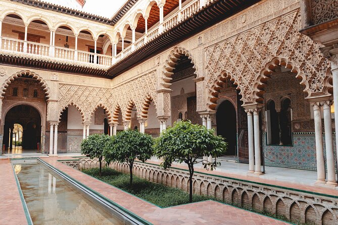 VIP Guided Seville Alcazar Pre-Opening, Cathedral & Old Town - Why the early Alcazar entry matters