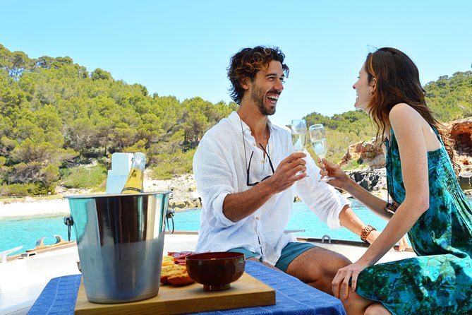Visit the 8 most beautiful beaches in the South of Menorca Marenostrum - Cala Fustam and the last look at the coast