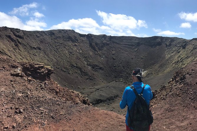 Volcano Trekking Tour (Timanfaya eruptions) - Climbing La Rilla Volcano