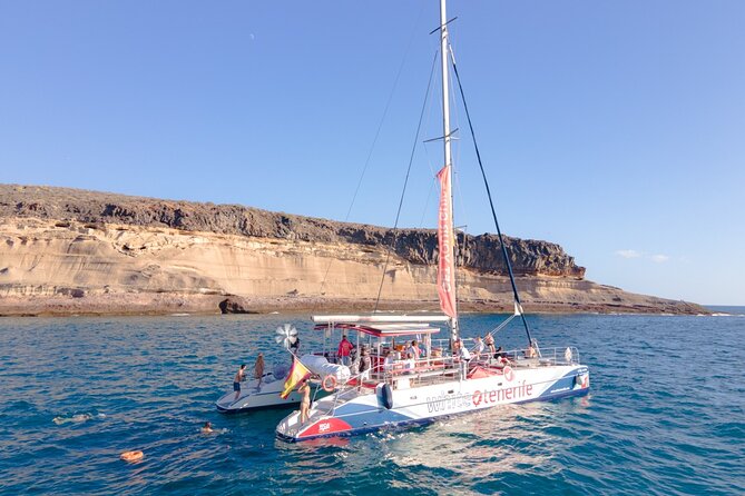 Watching and Listening Whales visiting Los Gigantes&Masca. Food&drinks included - A friendly crew and a relaxed boat atmosphere
