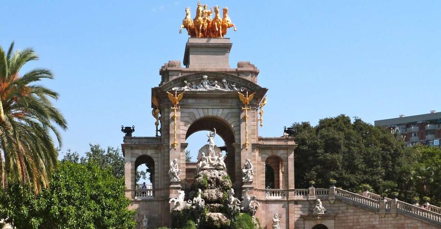 Welcome to Barcelona: Private Tour with a Local - Key Points
